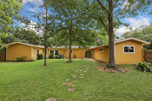 1805 Willow St, Liberty, TX, 77575-3221 | Card Image