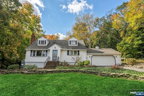 13 Holiday Ln, West Milford, NJ, 07480-2901 | Card Image