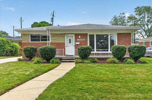 8455 Rockland St, Dearborn Heights, MI, 48127-1107 | Card Image