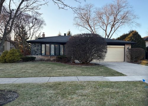 7700 Appletree Ln, Willowbrook, IL, 60527-2461 | Card Image