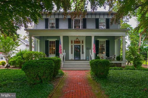 417 E Washington St, CHARLES TOWN, WV, 25414-1077 | Card Image