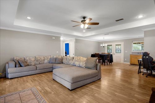 708 E Paschal St, Troup, TX, 75789-2238 | Card Image