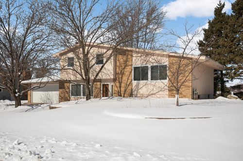 3141 Hillsboro Ave N, New Hope, MN, 55427-2328 | Card Image