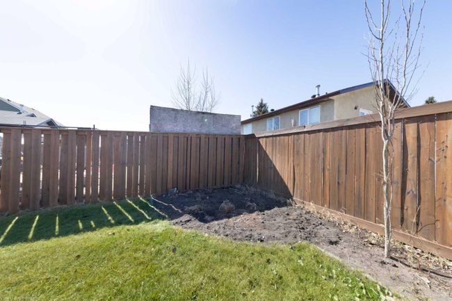 2012 46 Avenue, Home with 4 bedrooms, 2 bathrooms and 2 parking in Lloydminster SK | Image 31