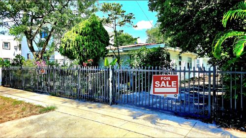 241 Nw 32nd St, Miami, FL, 33127-3743 | Card Image