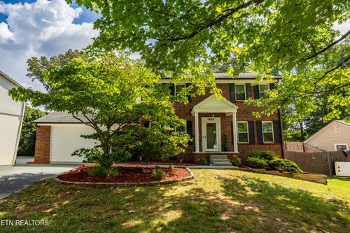 1922 Penwood Dr, Knoxville, TN, 37922-7302 | Card Image