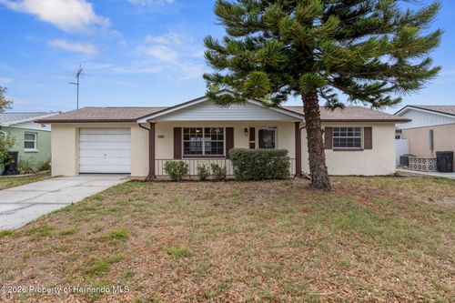 7231 Oak Crest Dr, Port Richey, FL, 34668-3729 | Card Image