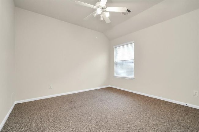 1604 Spring Glen Ln, House other with 3 bedrooms, 3 bathrooms and 2 parking in Pearland TX | Image 35