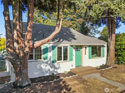 12077 75th Ave S, Seattle, WA, 98178-3716 | Card Image