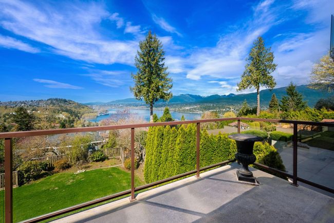 7505 Pandora Drive, House other with 5 bedrooms, 3 bathrooms and 2 parking in Burnaby BC | Image 11