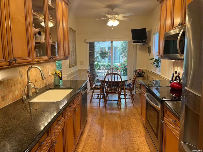 105 - 105 Carriage Ln, Condo with 2 bedrooms, 4 bathrooms and null parking in Plainview NY | Image 8