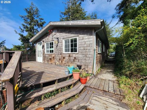 307 12th St, Port Orford, OR, 97465-8767 | Card Image