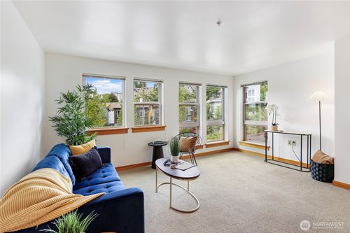 apt-308-827 Hiawatha Pl S, Seattle, WA, 98144-2850 | Card Image