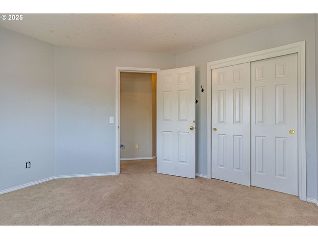 308 Sw 38 Th Loop, House other with 4 bedrooms, 3 bathrooms and 3 parking in Gresham OR | Image 36
