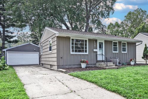 3578 6th St Nw, Rochester, MN, 55901-7517 | Card Image
