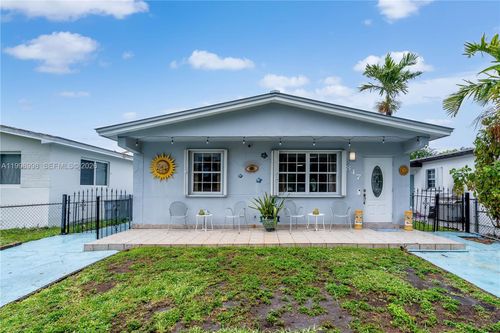 847 W 34th St, Hialeah, FL, 33012-5159 | Card Image