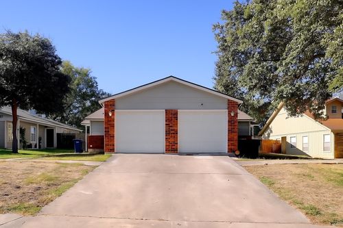 6319 & 6321 Worchester Knoll, San Antonio, TX, 78233 | Card Image