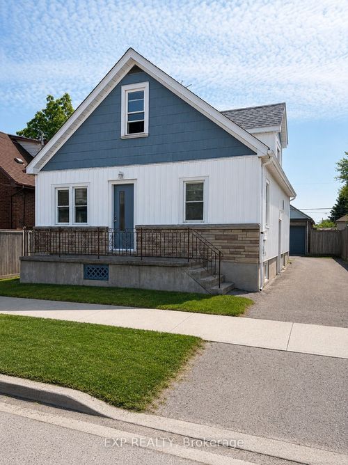 36 Brighton Ave, St. Catharines, ON, L2M5S7 | Card Image