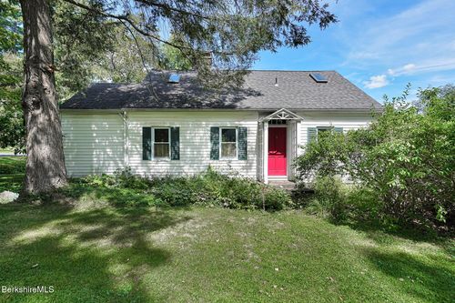 22 Castle Hill Ave, Great Barrington, MA, 01230-1003 | Card Image