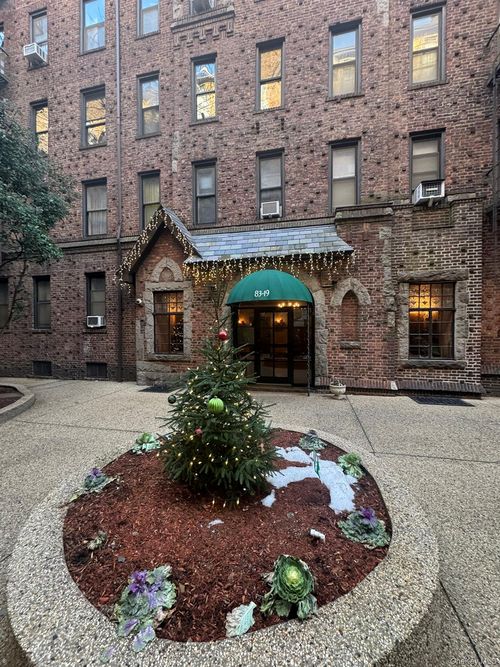 1d-83-19 116th St, Richmond Hill, NY, 11418-2275 | Card Image