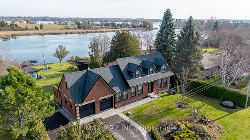 {{alt}} | Card Image