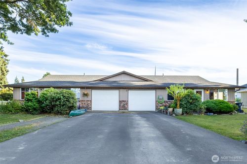 107 W 4th St, Everson, WA, 98247-9314 | Card Image