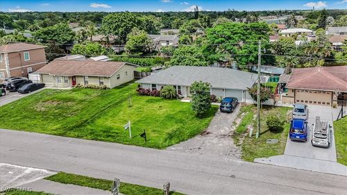 2048 50th Ter Sw, NAPLES, FL, 34116-6228 | Card Image