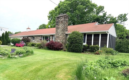 33 Slater St, Webster, MA, 01570-2334 | Card Image