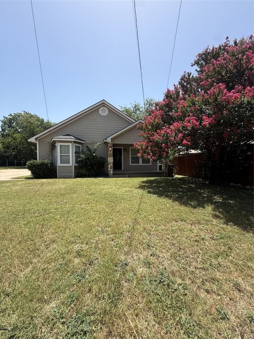 1209 W Lone Star Avenue, Cleburne, TX, 76033 | Card Image
