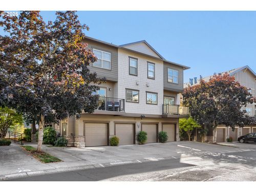 648 Ne Adwick Dr, Hillsboro, OR, 97006-9203 | Card Image