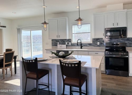 20927 E Valley View Ln, Mayer, AZ, 86333-2665 | Card Image