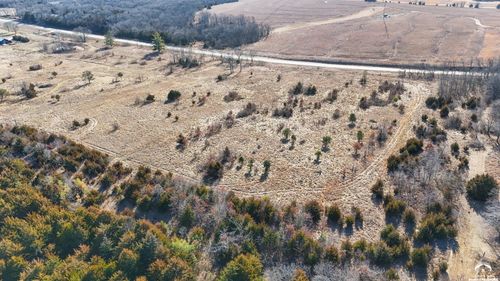 280 N 2100th Rd, Lecompton, KS, 66050-4138 | Card Image