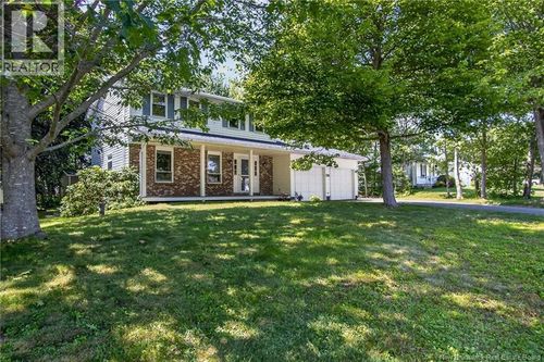 20 Hughes Cres, House with 3 bedrooms, 4 bathrooms and null parking in Quispamsis NB | Card Image