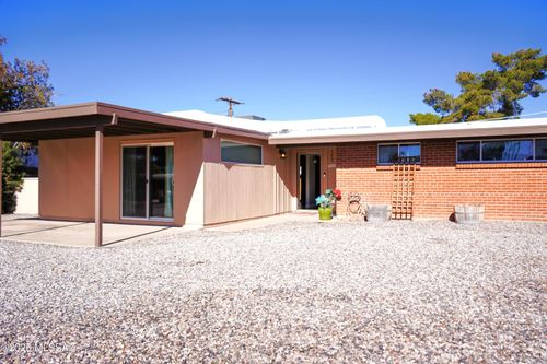 7465 E 20th St, Tucson, AZ, 85710-5011 | Card Image