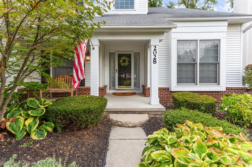 2028 Applebrook Dr, Commerce Township, MI, 48382-1576 | Card Image