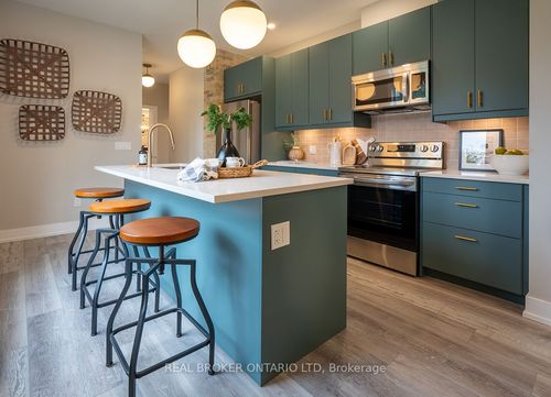 62 Barker St, London, ON, N5Y1X6 | Card Image