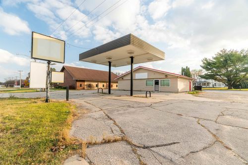 606 Highway 218 N, La Porte City, IA, 50651-1011 | Card Image