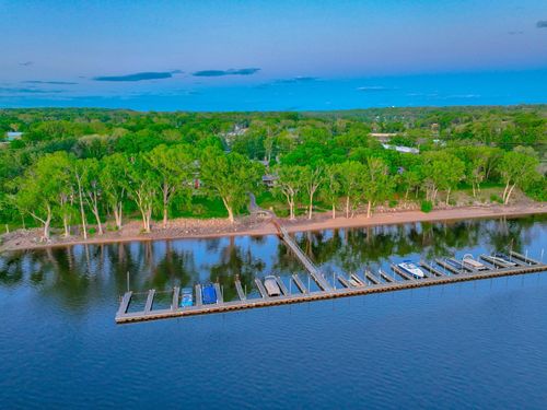 120 Eastbank Ct N, Hudson, WI, 54016-1078 | Card Image