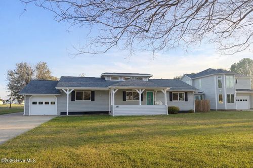 350 Country Club Ln, Newport, NC, 28570-8736 | Card Image