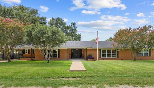 705 Whitehead St, Smithville, TX, 78957-1636 | Card Image