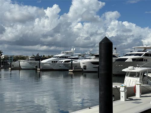 apt-305-2900 Banyan St, Fort Lauderdale, FL, 33316-1529 | Card Image