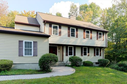 44 Camp St, Paxton, MA, 01612-1554 | Card Image
