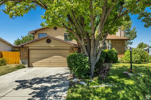 8794 S Midvalley Dr, West Jordan, UT, 84088-9041 | Card Image