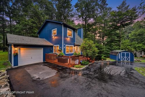 3123 Lewis Crown Dr, Tobyhanna, PA, 18466-8250 | Card Image