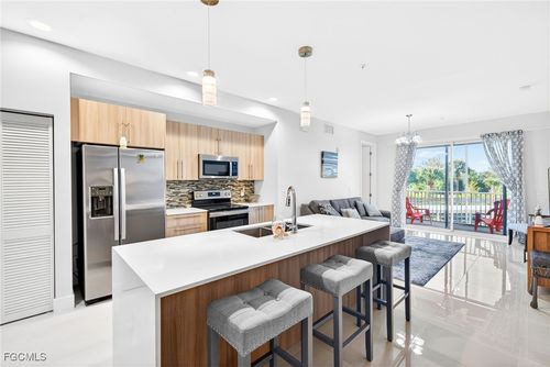 apt-202-15901 Royal Pointe Ln, FORT MYERS, FL, 33908-2690 | Card Image