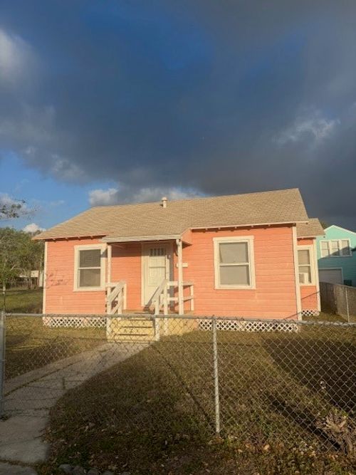 736 S. Houston Street, Aransas Pass, TX, 78336 | Card Image