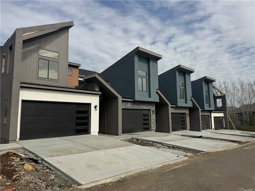 22154 W 116th Ter, Olathe, KS, 66061-5784 | Card Image