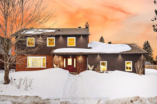 12 Pine St, Erin, ON, N0B1T0 | Card Image