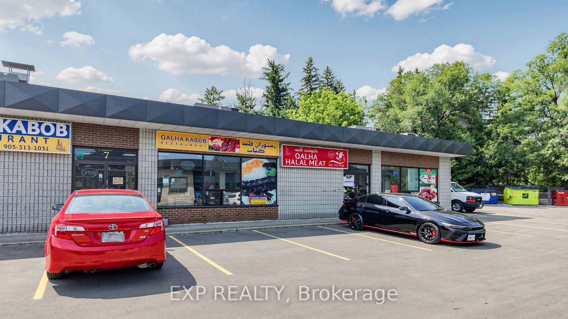 Commercial Sale in Richmond Hill 2