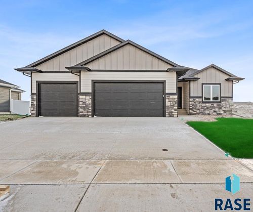 1025 E Madison St Street, Tea, SD, 57064 | Card Image